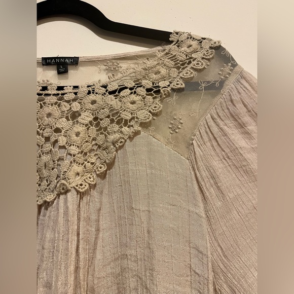 Hannah cream lace blouse - Picture 2 of 5